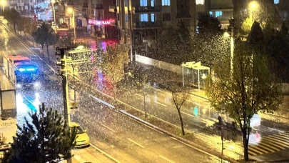 Konya'da kar yağışı etkili oluyor