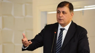 Göztepe taraftarından Cemil Tugay'a pankartlı tepki geldi!
