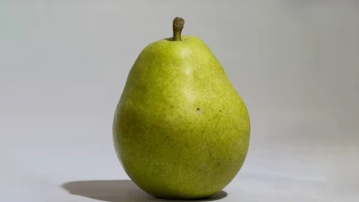 Trafik kavgasında armut fırlatan şahıs 'silah kullanmak'tan hükümlü oldu!