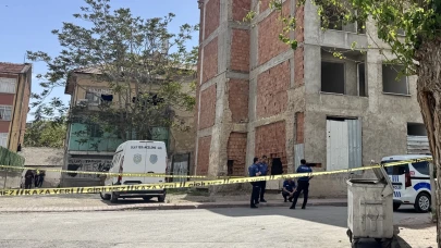 İnşaat halindeki binada erkek cesedi bulundu