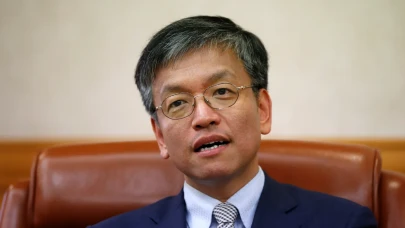 Güney Kore'de olaylar bitmiyor: Maliye Bakanı Choi istifa etti!