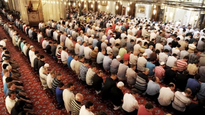 Cuma namazı saat kaçta?