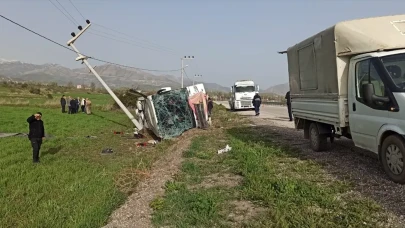 Van'da yolcu otobüsü devrildi: 28 kişi yaralandı