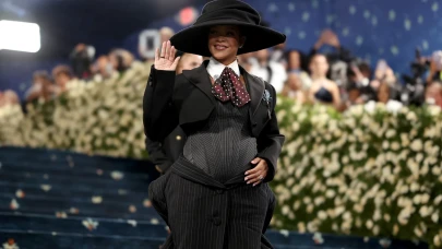 Met Gala 2025’e ünlü şarkıcının hamilelik haberi damga vurdu