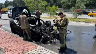 İstanbul’da 20 milyon liralık lüks otomobil yol ortasında küle döndü!