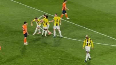 Başakşehir-Fenerbahçe maçına damga vuran kavga