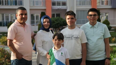 Konya'da 40 yaşındaki kadın hukuk fakültesini birincilikle bitirdi