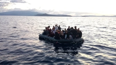 İzmir açıklarında 28 düzensiz göçmen yakalandı