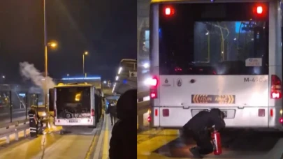 İstanbul'da metrobüs yangını: Seyir halindeyken alev aldı!