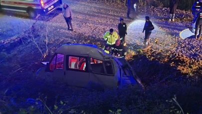 Samsun Bafra’da minibüs şarampole devrildi