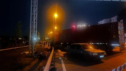 Tır, otomobil ve motosikleti biçti: Bir kişi öldü
