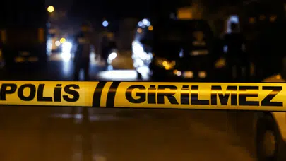 Doğal gaz borusunu kesti, evi havaya uçurdu