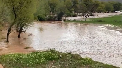 Kırıkkale'de sağanak yağış felaketi: Dereler taştı, tarım arazileri zarar gördü