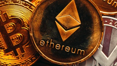 Balinalar Ethereum topluyor: Aave tabanlı yüksek hacimli ETH alımları dikkat çekiyor
