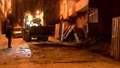 Bağcılar'da 5 katlı bina tahliye edildi