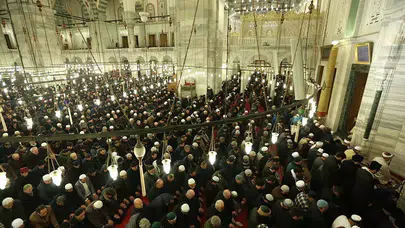 Cuma namazı saat kaçta?