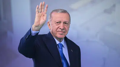 Cumhurbaşkanı Erdoğan, cuma namazını Mimar Sinan Camisi'nde kıldı