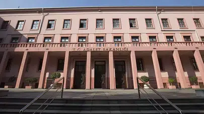 2025 Adalet Bakanlığı memur alımı şartları yenilendi: Yaş sınırı kaldırıldı, yeni kadrolar eklendi!