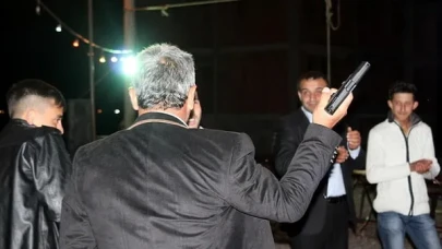 Düğünde silah sıkan yandı!
