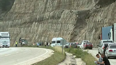 Tokat’ta heyelan trafiği felç etti! D-100 kara yolu tek yönlü kapatıldı