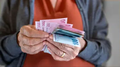 Maaşlar bayramdan önce yatar mı?