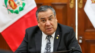 Peru Başbakanı Adrianzen istifa etti!