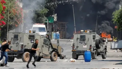 İsrail ordusu, Batı Şeria’da biri kadın 8 Filistinliyi gözaltına aldı