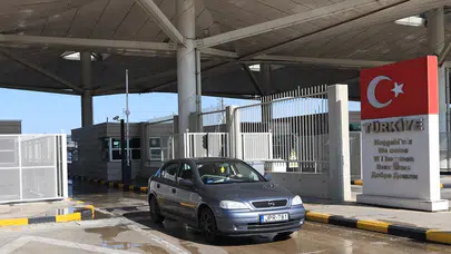 Gurbetçiler Türkiye'ye gelmeye devam ediyor: Vatan ve sıla özlemi...