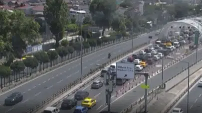 Avrasya Tüneli'nde panik anları: Araçta yangın çıktı