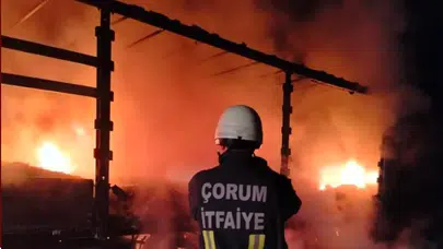 D100 Karayolu'nda yangın paniği! Tırın dorsesi alev alev yandı