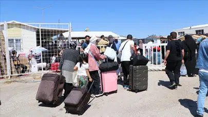 Okullar tatile girdi, sınır kapılarında yoğunluk arttı: Suriyeliler ülkelerine dönüyor