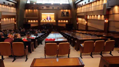 İBB Meclisi’nde gerginlik çıktı!