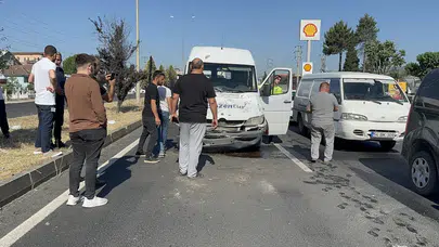 Düzce'de zincirleme kaza! Tır ve 2 servis minibüsü birbirine girdi: 6 işçi yaralandı