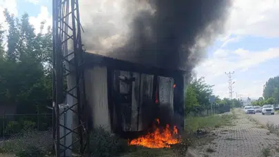 Van'da elektrik trafosu alev alev yandı!