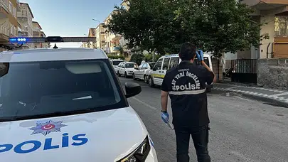 Sokak ortasında dehşet: İki arkadaş birbirini bıçakladı