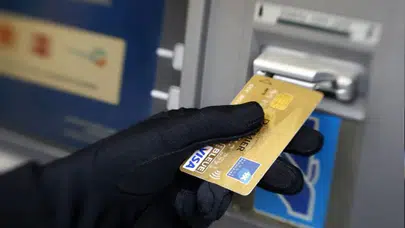 Panel kurup kredi kartı çaldılar