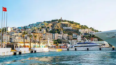 Kuşadası'nda skandal eğlenceye müdahale