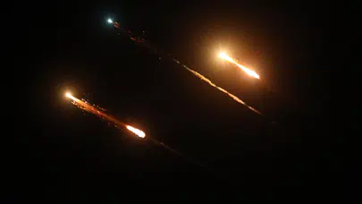 Orta Doğu'da korkulan oldu: Füze yağmuru başladı