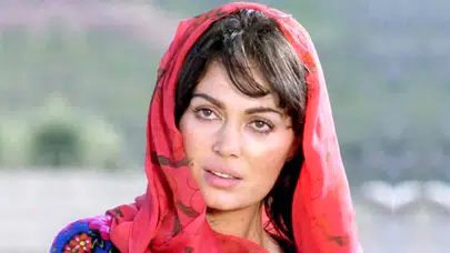 Türkan Şoray’ın hayatı kitap oldu! 'Türkan ve Hayat' raflarda!