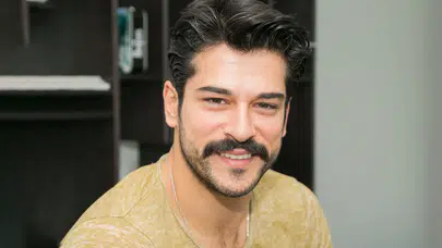 Burak Özçivit'in lüks otomobili ortaya çıktı: İşte garajına eklediği yeni oyuncağı!