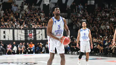 Anadolu Efes, Beşiktaş deplasmanında son nefeste kazandı!