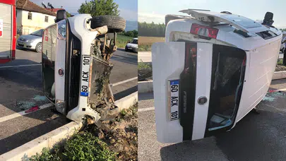 Tokat'ta hafif ticari araç devrildi