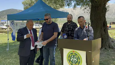 Isparta'da hayvan yetiştiricilerine çoban köpeği hediye edildi!