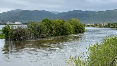 Kura Nehri'nde bir kişinin cansız bedeni bulundu