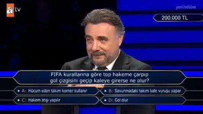 FIFA kurallarına göre top hakeme çarpıp gol çizgisini geçip kaleye girerse ne olur?