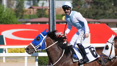 99. Gazi Koşusu'nu jokeyliğini Ahmet Çelik'in yaptığı Cutha kazandı