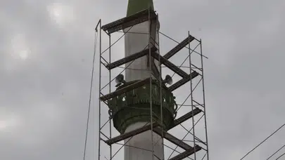 Samsun'da feci olay: Cami minaresini boyayan işçi zemine düşerek ağır yaralandı
