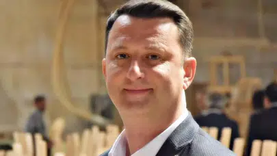 Ekrem Kayserili kimdir? Akhisar Belediye Başkanı Ekrem Kayserili nereli, evli mi? Ekrem Kayserili hangi partiden?