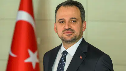 Eminoğlu’ndan Gazzeli babaların direnişine dikkat çeken paylaşım
