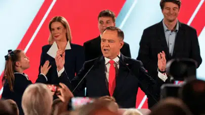 Polonya'da cumhurbaşkanı seçimini Nawrocki kazandı!